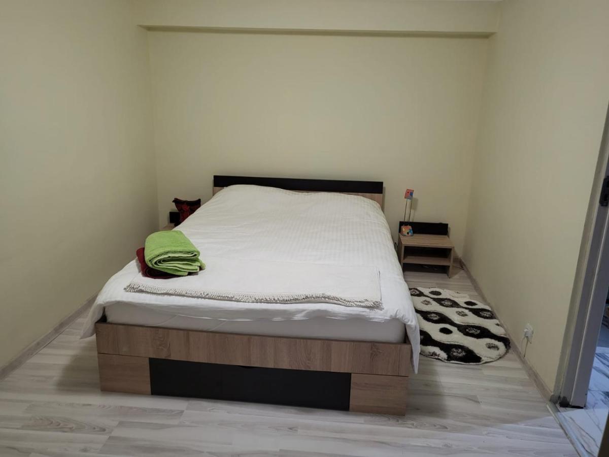Apartament Cu Terasa Si Gratar Apartamento Satu Mare Exterior foto
