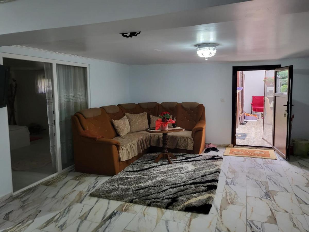 Apartament Cu Terasa Si Gratar Apartamento Satu Mare Exterior foto