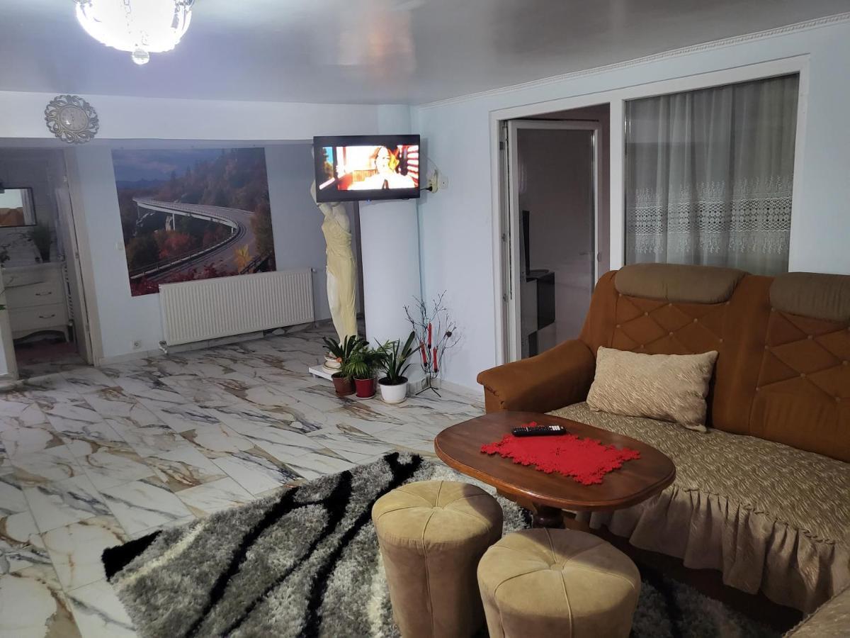 Apartament Cu Terasa Si Gratar Apartamento Satu Mare Exterior foto